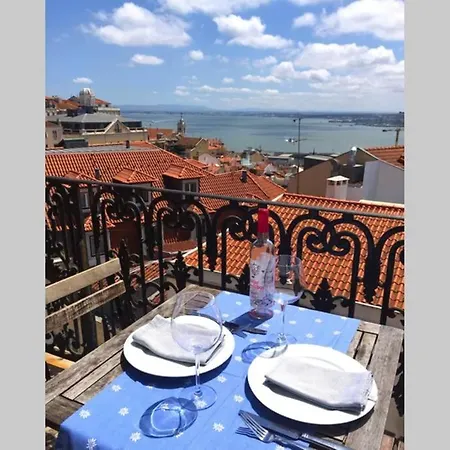 The Ultimate River View Balcony Apartman